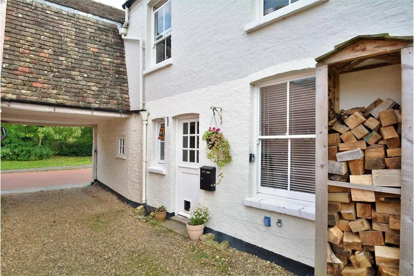 The Holts - Charming 2 Bed Cottage CBG 0*,