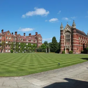 Selwyn College, Apartment