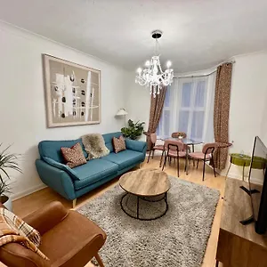 Fig Tree House Flat 1 Apartment